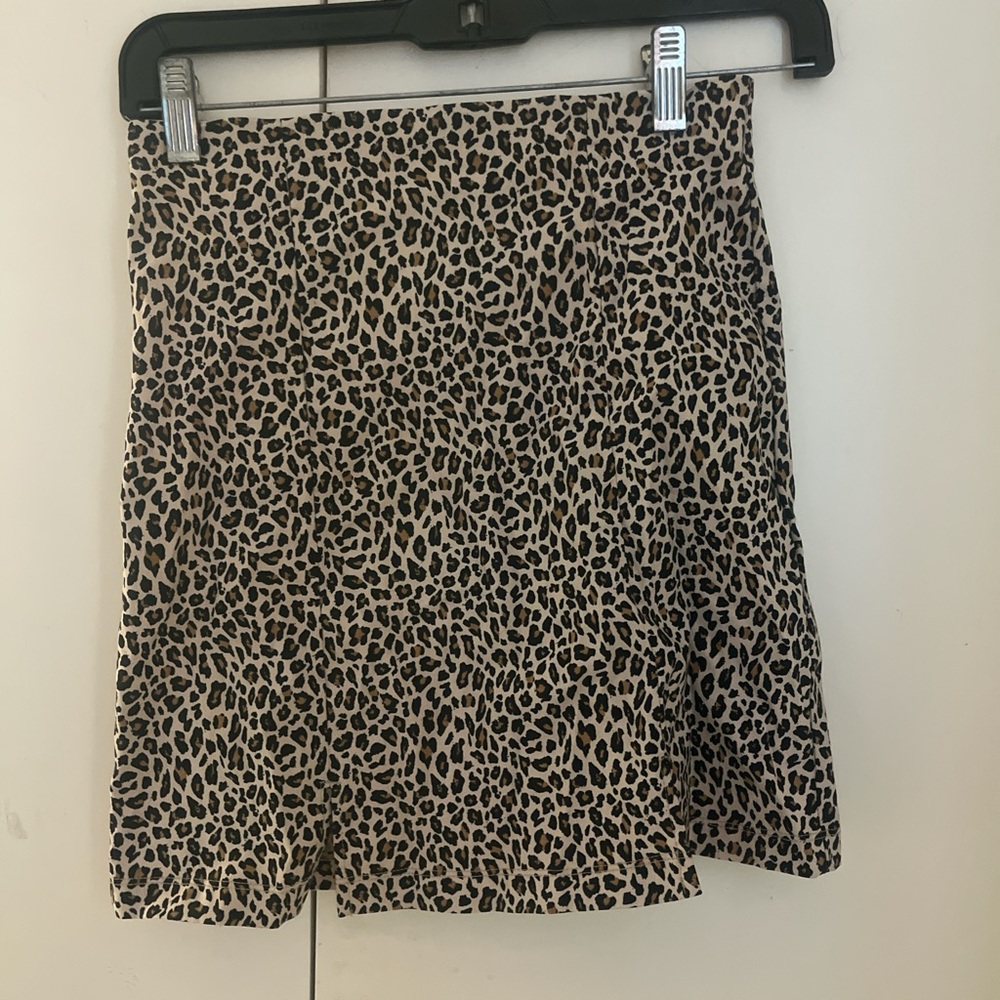 Leopard print top shop mini skirt. Size 4.